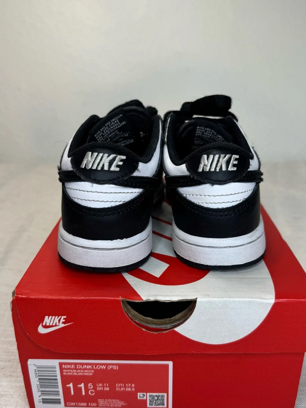 Nike Dunk Panda Kids Low-Top Sneakers in Black and White